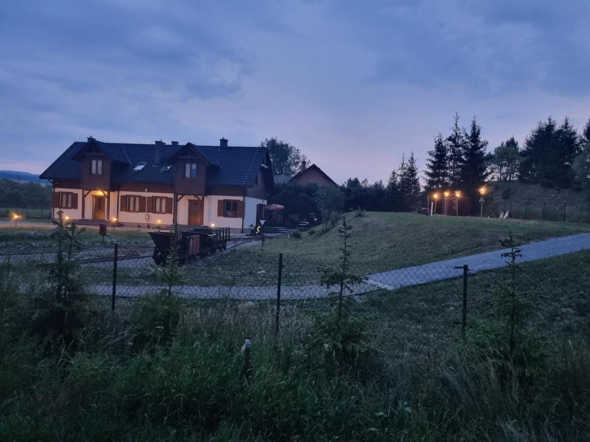 Kolejowy Smolnik Apartment Smolnik  ภายนอก รูปภาพ
