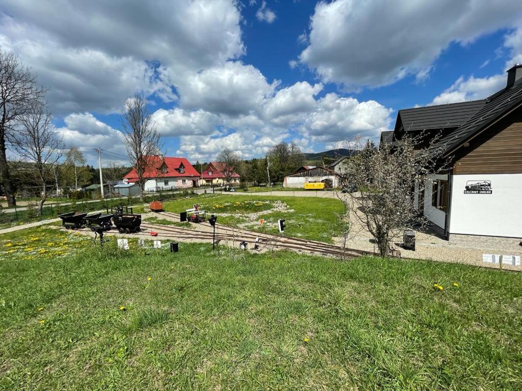 Kolejowy Smolnik Apartment Smolnik  ภายนอก รูปภาพ