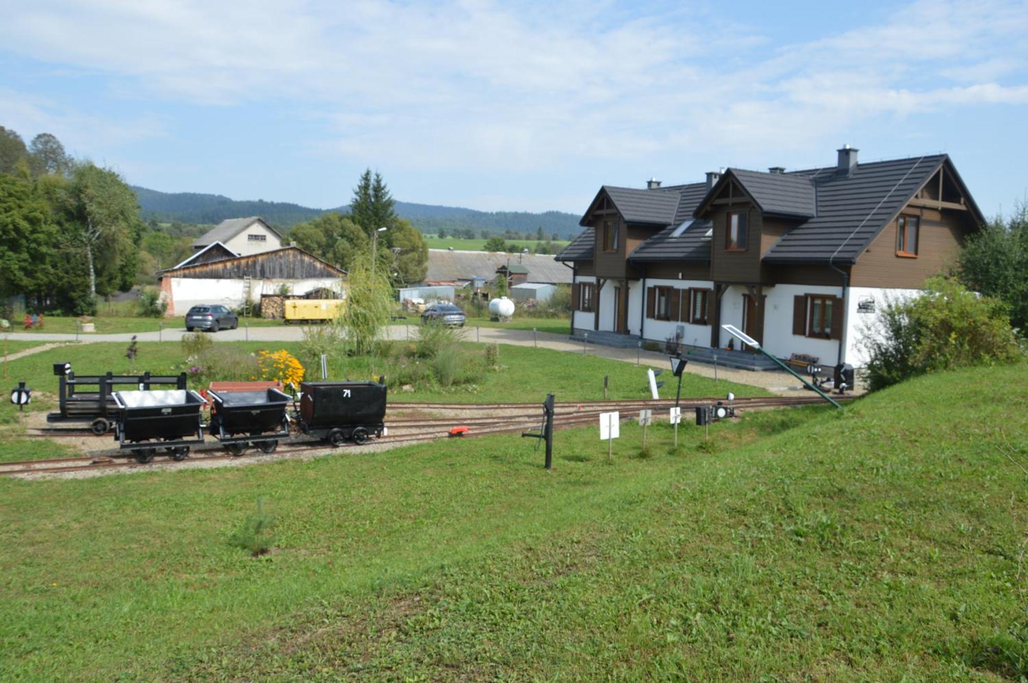 Kolejowy Smolnik Apartment Smolnik  ภายนอก รูปภาพ
